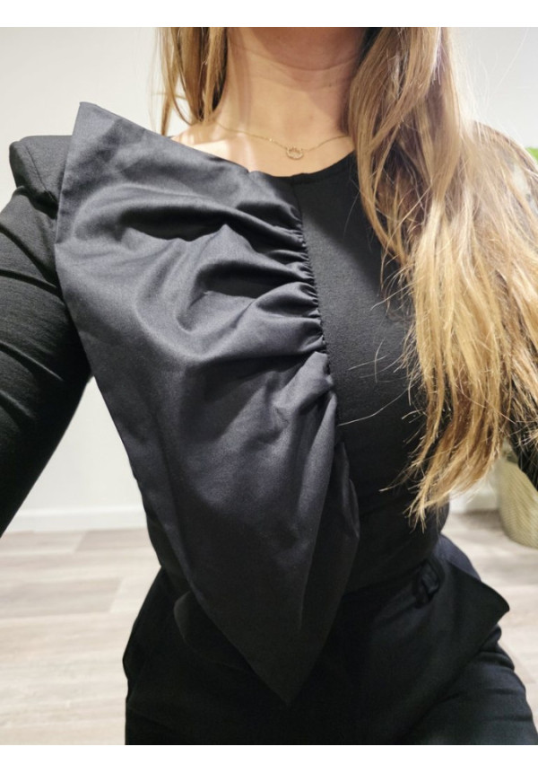 Camiseta Volante Statement